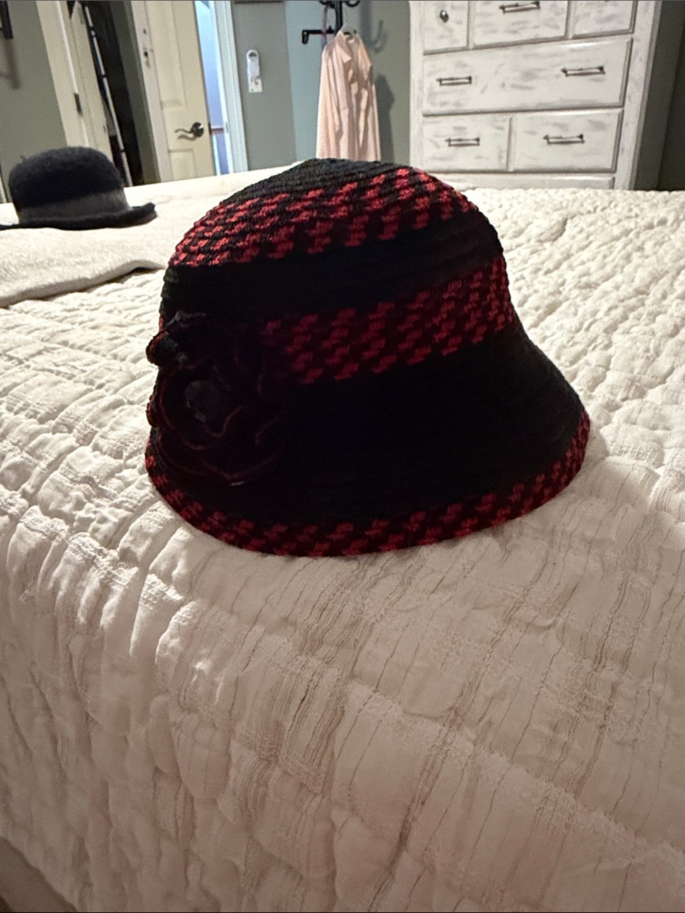 San Diego Hat Company Black and Red Houndstooth Cloche with Flower